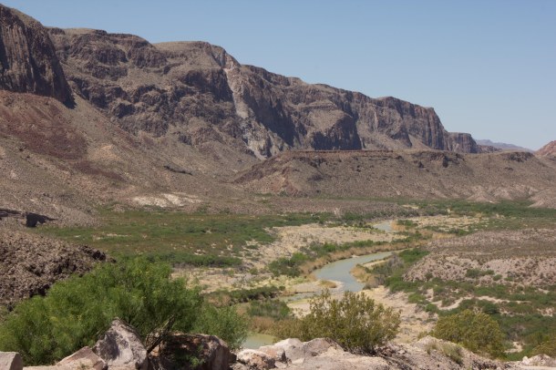 Route 170 along the Riio Grande